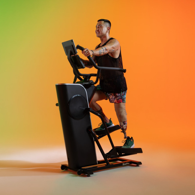 Эллиптический тренажер магнитный Bowflex Max Trainer SEi черный