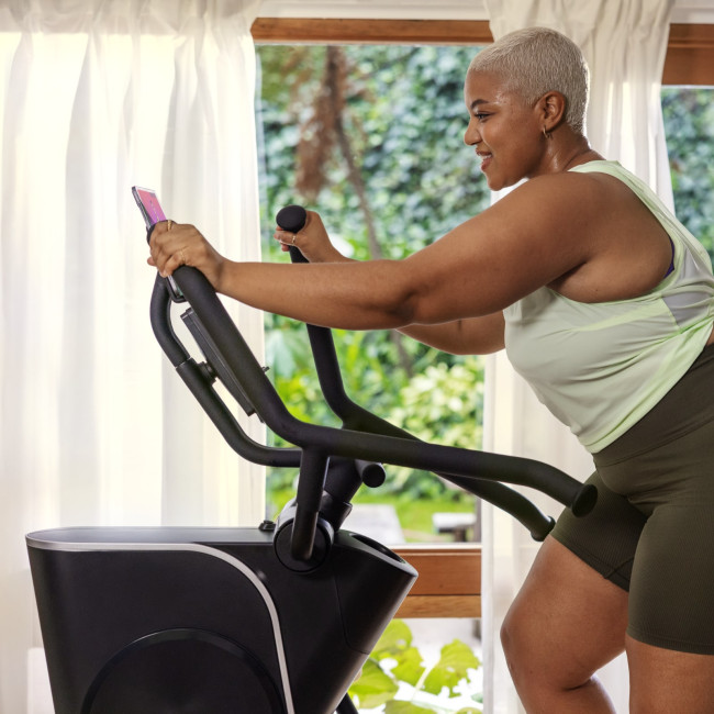 Эллиптический тренажер магнитный Bowflex Max Trainer SEi черный