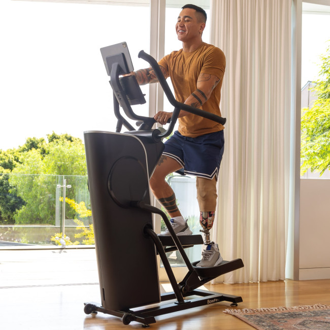 Эллиптический тренажер магнитный Bowflex Max Trainer SEi черный