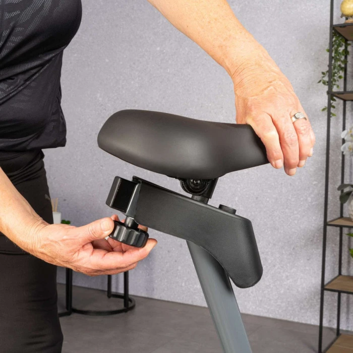 Велотренажер магнитный TUNTURI CARDIO FIT B40