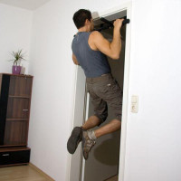 Многофункциональная штанга для дверей Movit 60 – 80 см