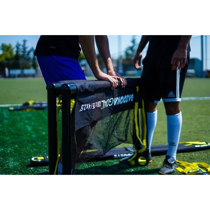 Ворота футбольные BAZOOKAGOAL 120 x 75 см, черно-красные.