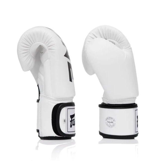 Перчатки боксерские кожаные с бинтами Fairtex BGV1-ONE 10 унций, белые