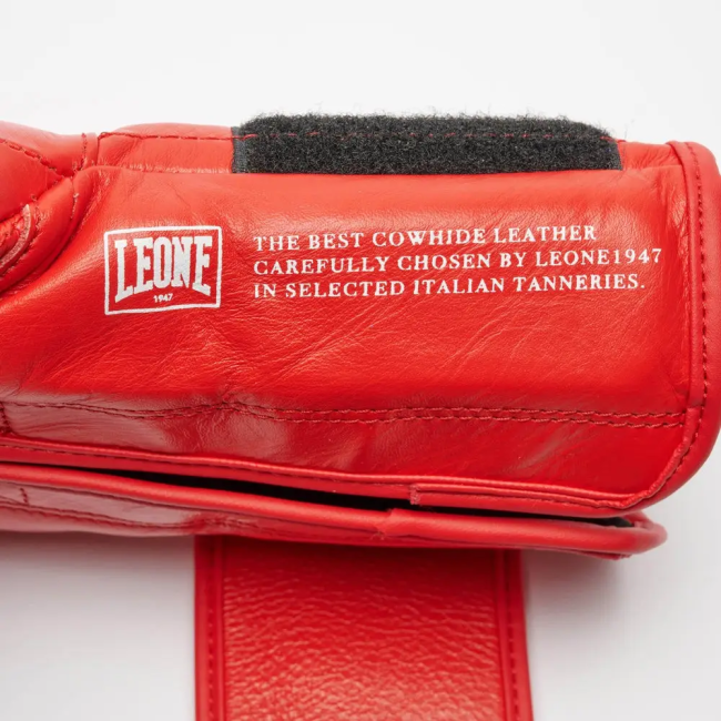 Перчатки боксерские кожаные с бинтами Leone GN111 THE GREATEST размер 14 унций, красные