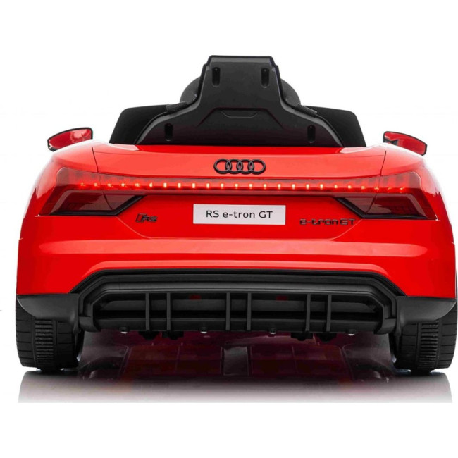 Детская аккумуляторная машинка Audi RS E-Tron GT Красная