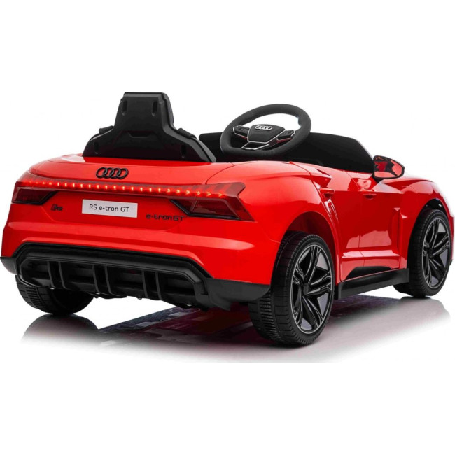 Детская аккумуляторная машинка Audi RS E-Tron GT Красная