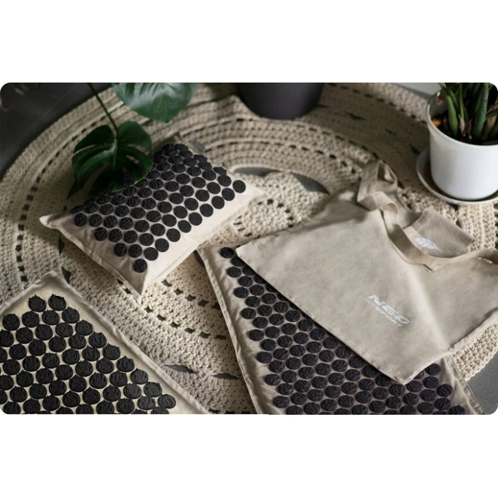 Килимок для акупресури Neo-Sport NS-902 бежево-чорний