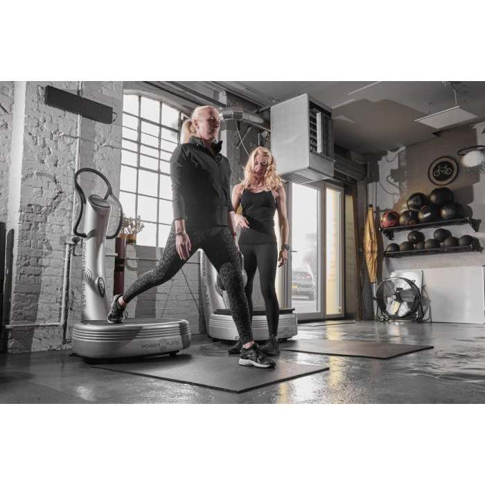Вибрационная платформа Power Plate Pro5, серебристо-черный