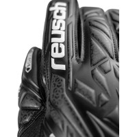 Перчатки вратарские Reusch Attrakt Resist czarne 5570615 7700 г.9,5, черные