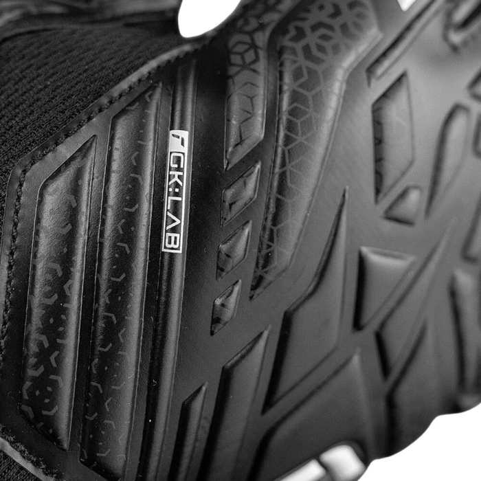 Рукавички воротарські Reusch Attrakt Resist czarne 5570615 7700 р.9,5, чорні