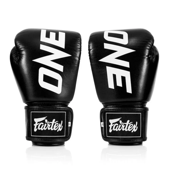 Перчатки боксерские кожаные с бинтами Fairtex BGV1-ONE 14 унций, черные