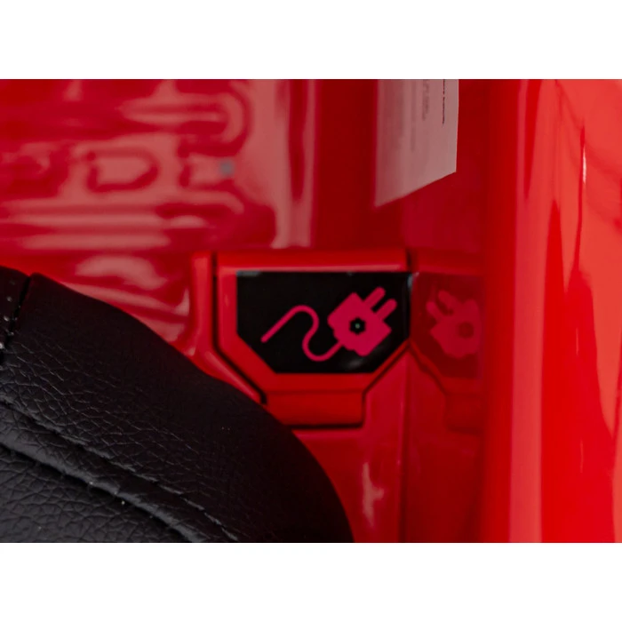 Детская аккумуляторная машинка Audi Q7 NEW LIFT Красная