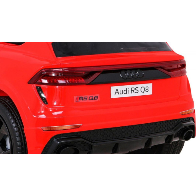 Детская аккумуляторная машинка Audi RS Q8 Красная