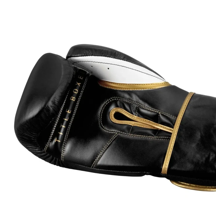 Перчатки боксерские кожаные с бинтами TITLE Boxeo Mexican размер 12 унций, черно-белые