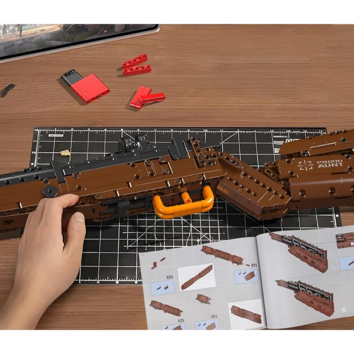 Детский конструктор Mould King Винтовка 1117 эл, коричнево-черный ZKL.140025