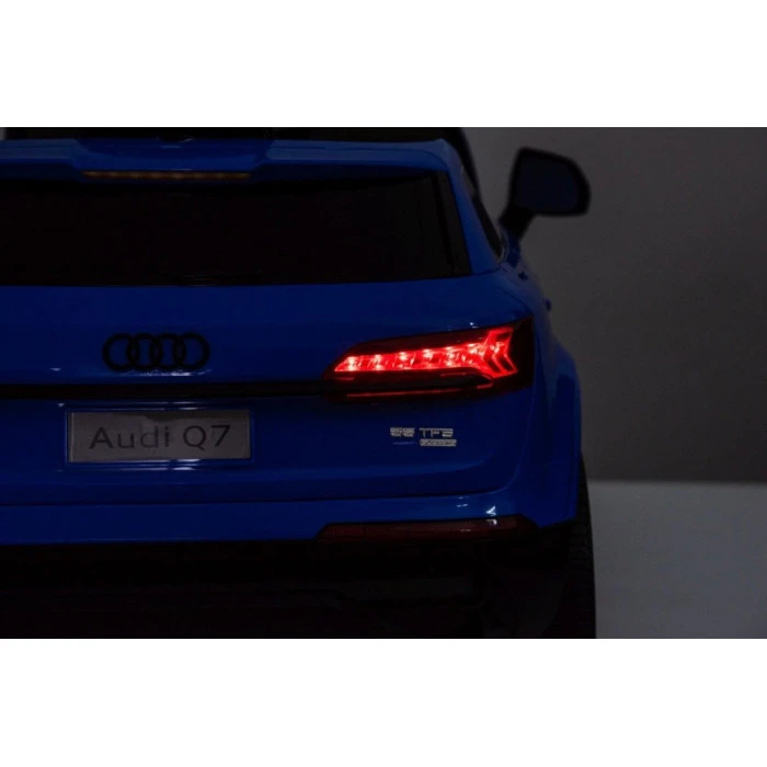 Детская аккумуляторная машинка Audi Q7 NEW LIFT Синяя