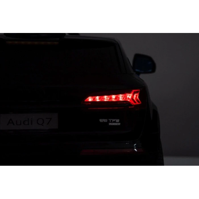 Детская аккумуляторная машинка Audi Q7 NEW LIFT Синяя