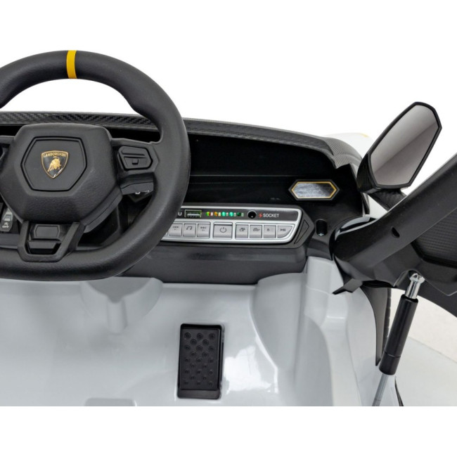 Детская аккумуляторная машинка Lamborghini Invencible Белая