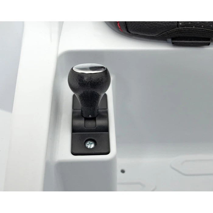 Дитяча акумуляторна машинка Lamborghini Invencible Біла