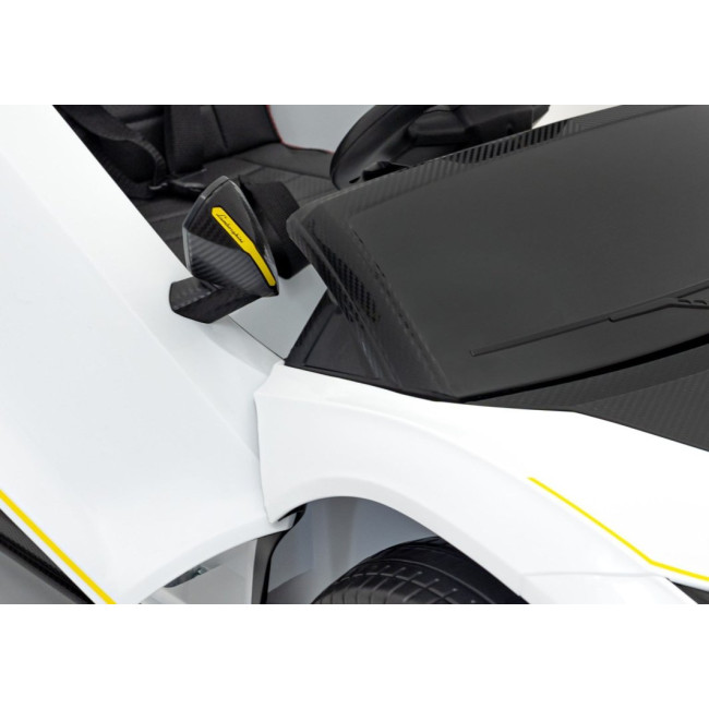 Детская аккумуляторная машинка Lamborghini Invencible Белая