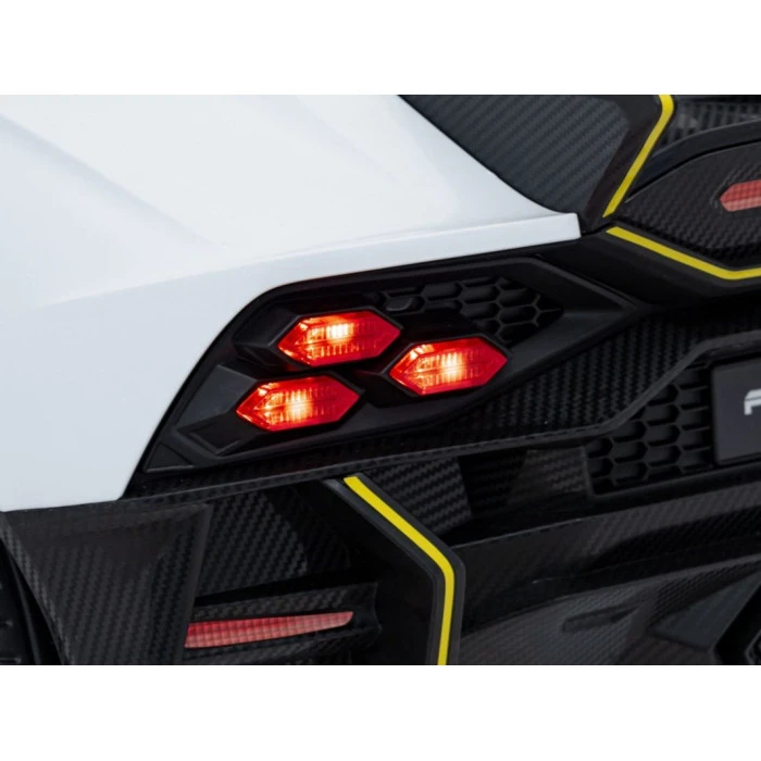 Дитяча акумуляторна машинка Lamborghini Invencible Біла