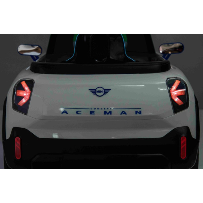 Детская аккумуляторная машинка Mini Concept Aceman Белая