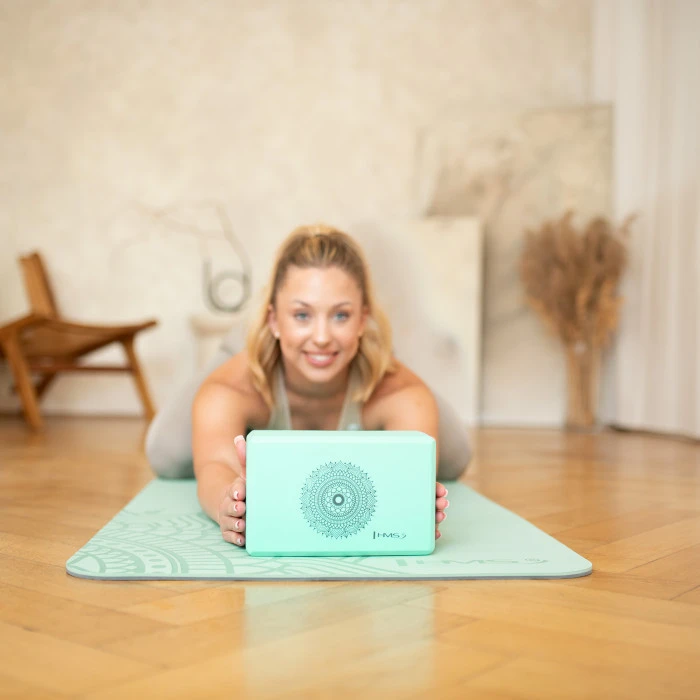 Блок для йоги HMS KJ02 мятный