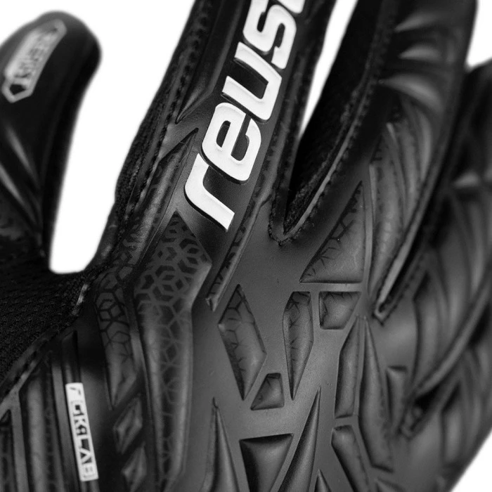Рукавички воротарські Reusch Attrakt Resist Junior 5572615 7700 р.4, чорні