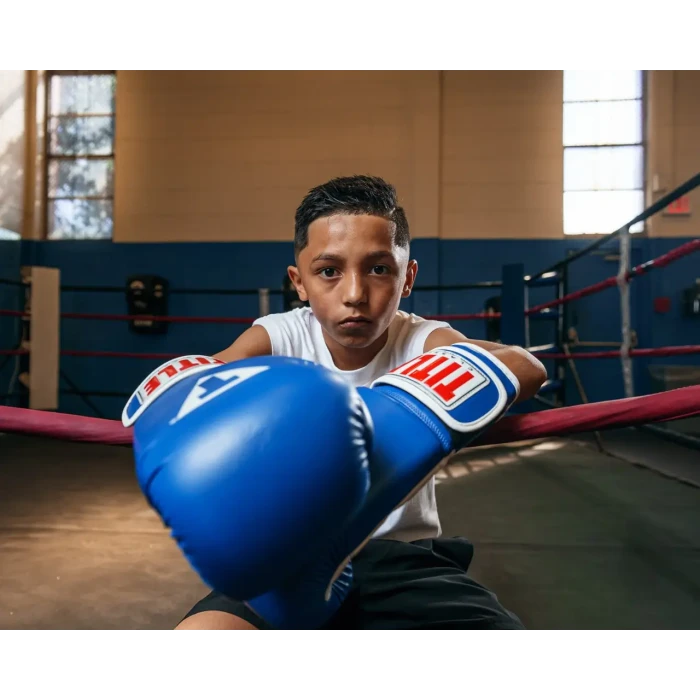 Рукавички боксерські з капою TITLE Classic Pro Style 3.0 розмір 14 унцій, синьо-білі