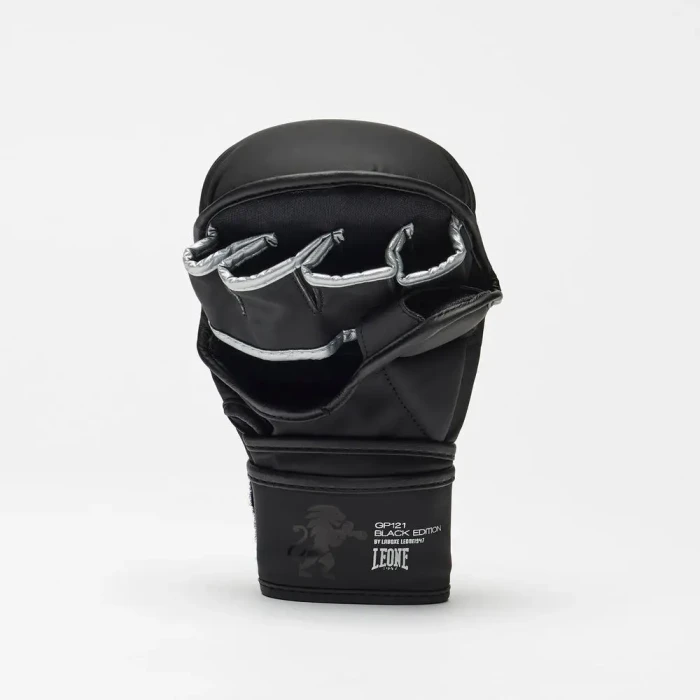 Перчатки греплинговые для ММА с капой Leone BLACK Edition размер L, черные