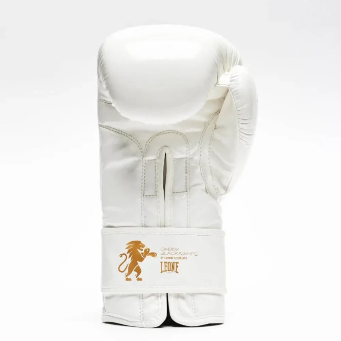 Перчатки боксерские с капой Leone GN059W размер 12 унций, белые.