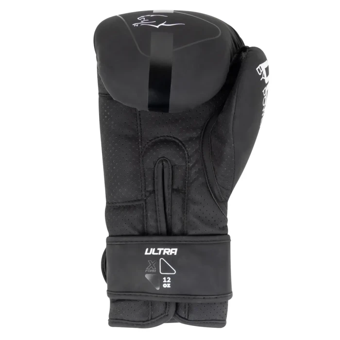 Перчатки боксерские PowerPlay 3024 Ultra Mat размер 12 унций, черно-белые