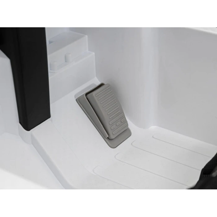 Дитяча акумуляторна машинка Mercedes AMG G63. Біла