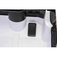 Дитяча акумуляторна машинка Audi SQ8 Біла