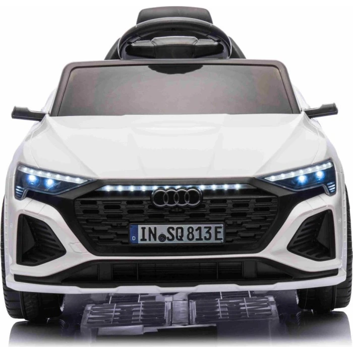 Дитяча акумуляторна машинка Audi SQ8 Біла