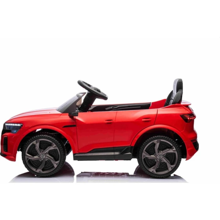 Дитяча акумуляторна машинка Audi SQ8 Червона