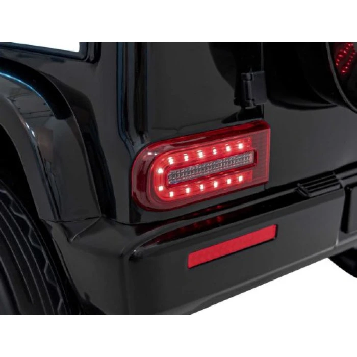 Детская аккумуляторная машинка Mercedes Benz EQG Черная