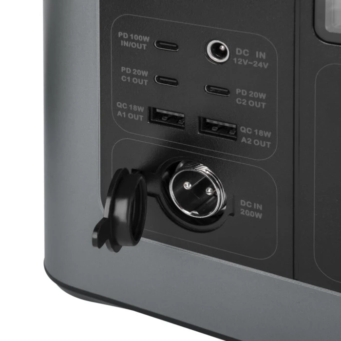 Багатофункціональна портативна зарядна станція LP CHARGER MPPT 700 Pro (700W, 614Wh)