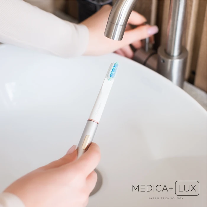 Отбеливающая звуковая зубная щетка MEDICA+ Lux 10ХN Aluminum Portable Silver (Japan)